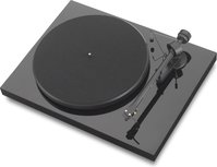 Pro-Ject Debut III OM5e zwart platenspeler Pro-Ject Debut III OM5e zwart platenspeler